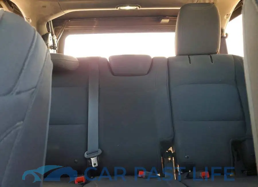1C4HJXDG7JW136057# 10