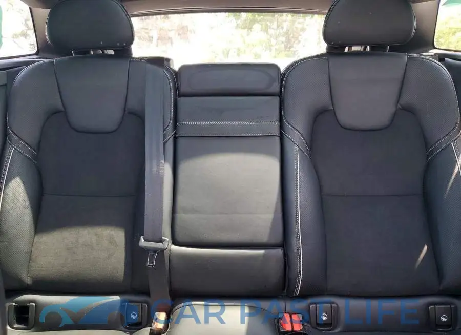 YV4102RM6J1023927# 10