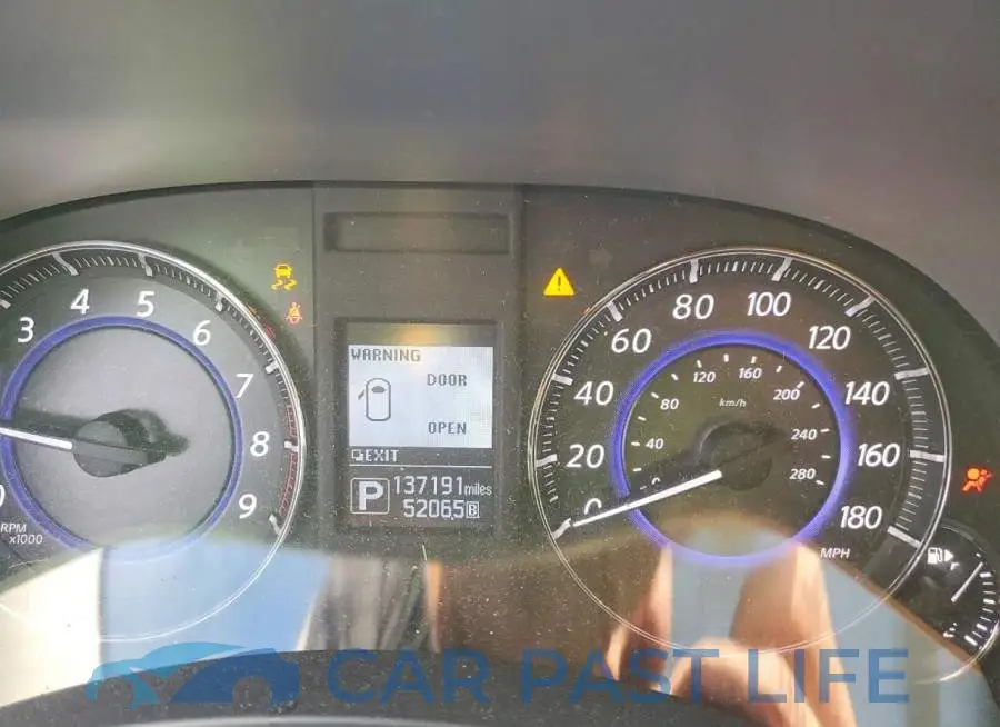 JN8CS1MWXHM415170# 9