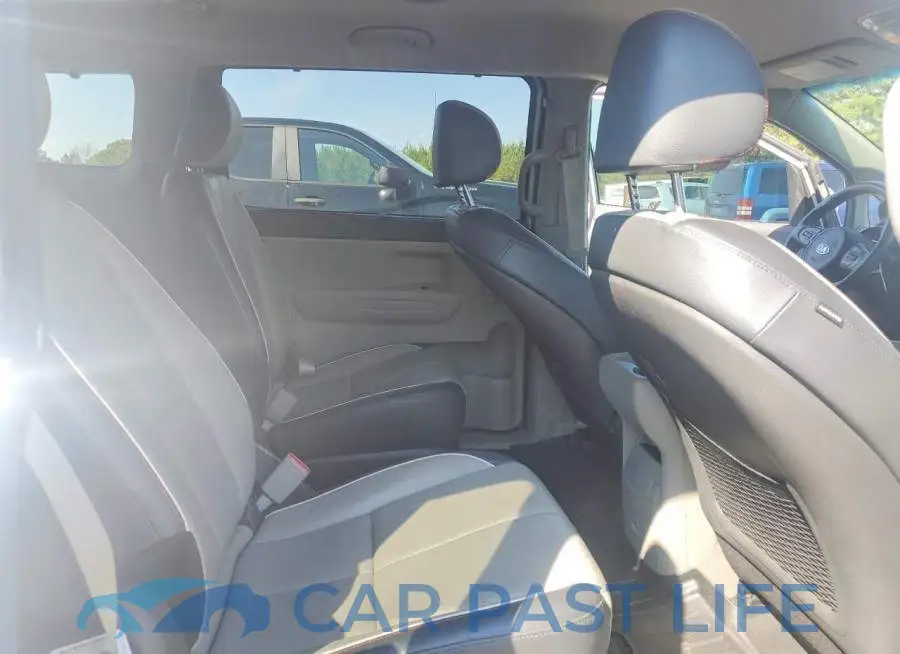 KNDMB5C1XJ6350375# 11