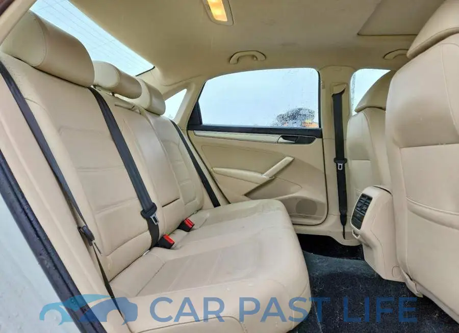 1VWLA7A33KC006160# 10
