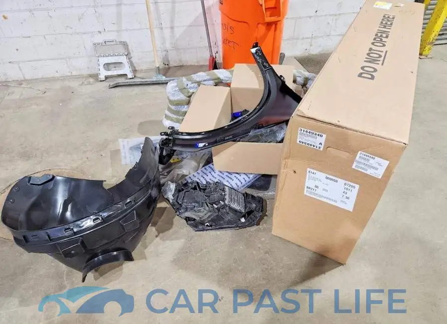 YV4162UK1L2288336# 13