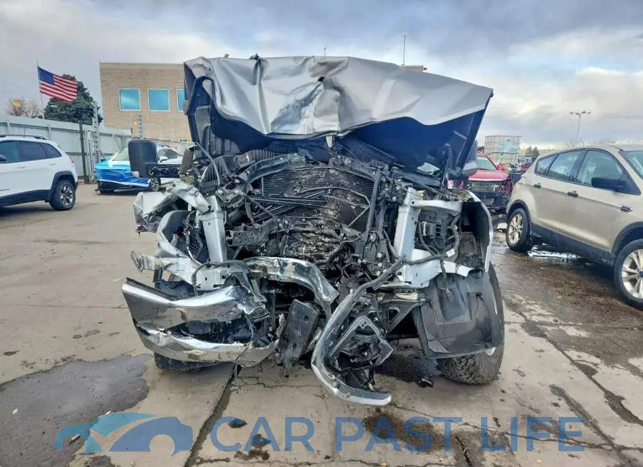 3C6UR5HJ1KG591186# 5