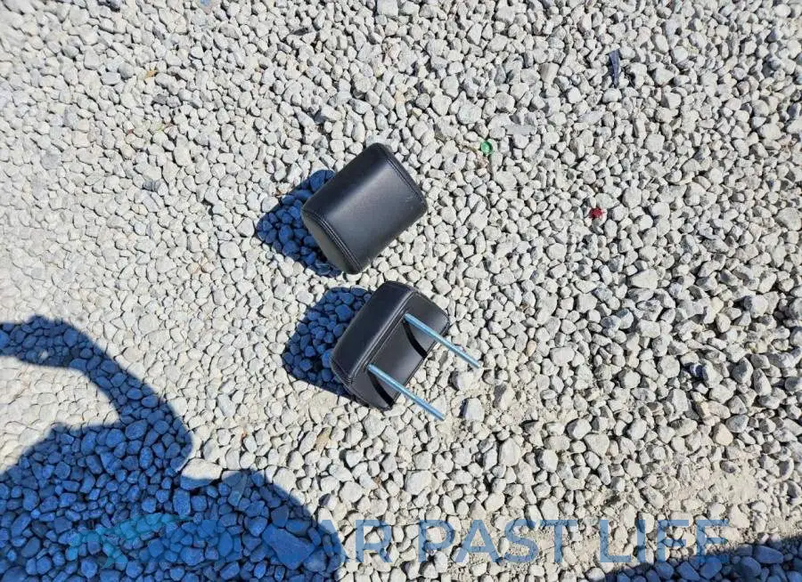 JM1GL1VM7M1608136# 12