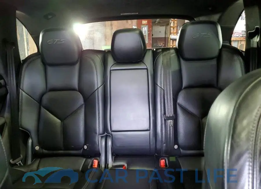 WP1AD2A27JLA80755# 10