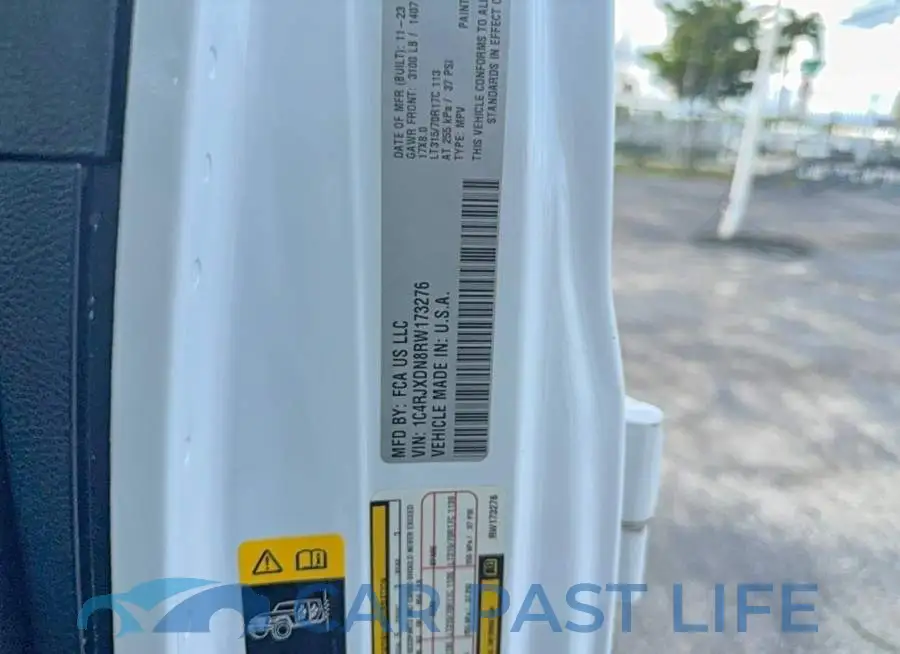 1C4RJXDN8RW173276# 10