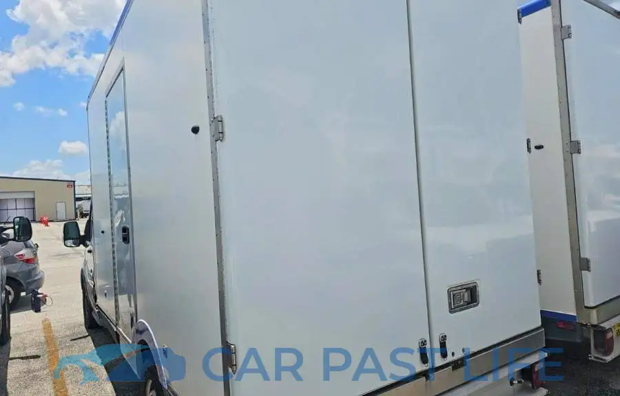 1FDBW5Z82NKA01607# 3