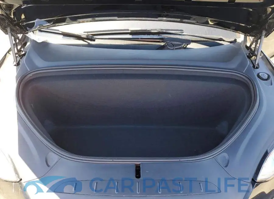 5YJXCAE22LF305852# 12