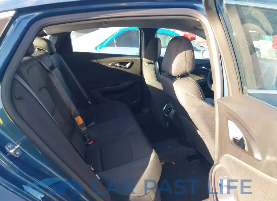 1G1ZD5ST2SF153746# 8