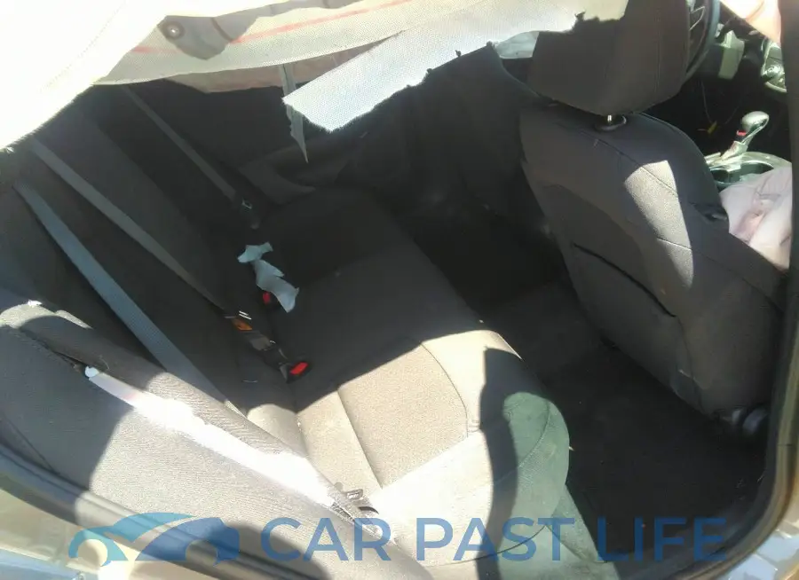 1G1ZG5ST4PF119919# 8