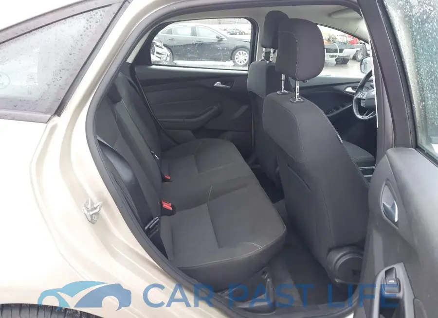 1FADP3F2XJL319242# 8