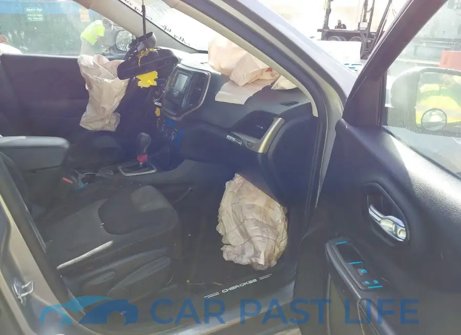1C4PJLAB7GW323921# 5