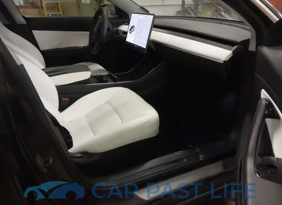 5YJ3E1EB5LF600985# 5
