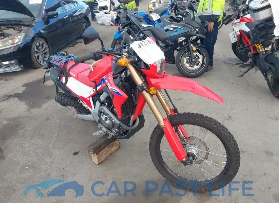 MLHND161XR5302067# 1