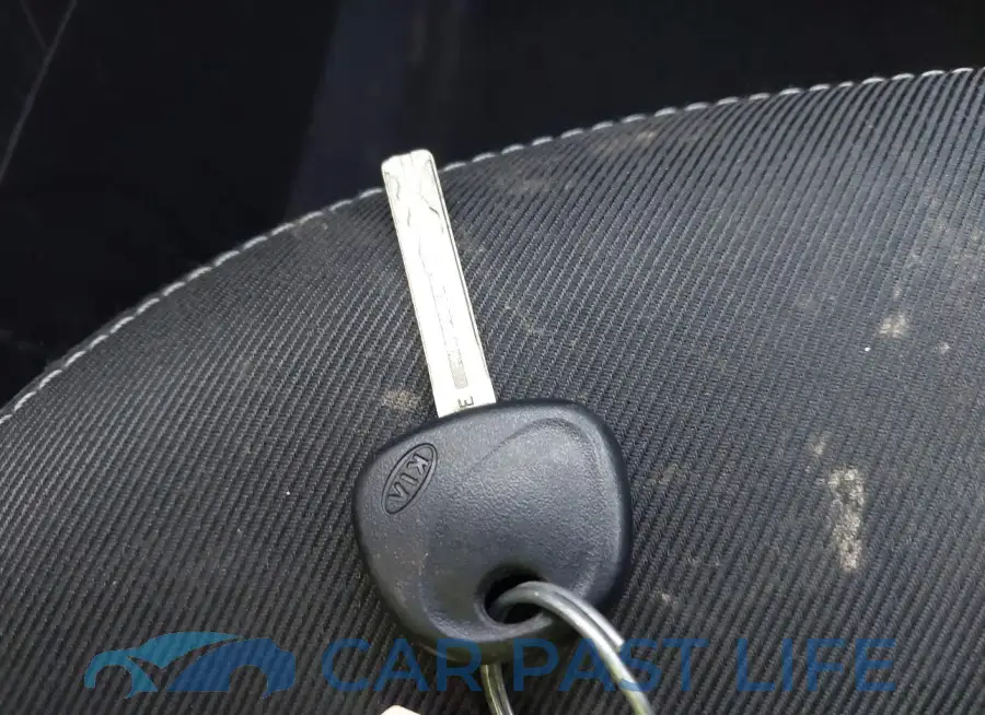 KNDJP3A52K7664936# 11
