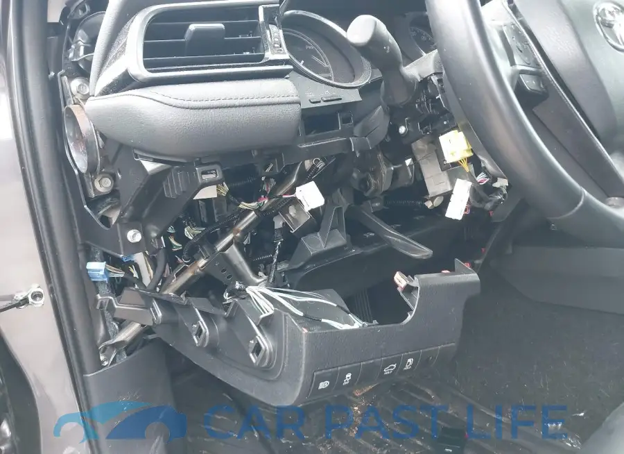 4T1F31AK8LU528532# 6