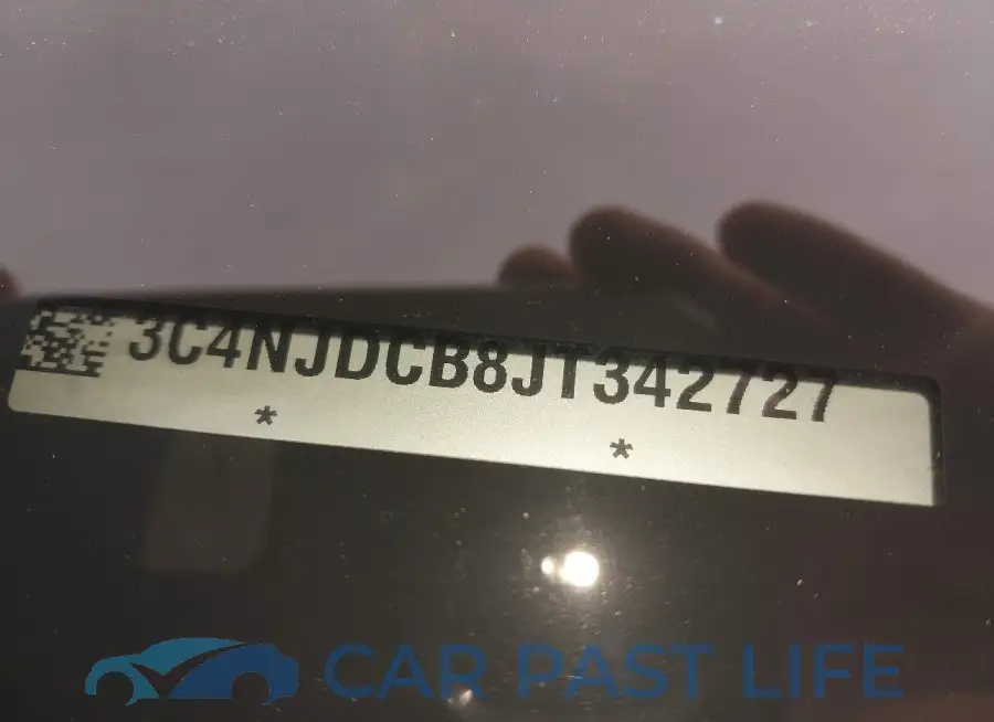 3C4NJDCB8JT342727# 9