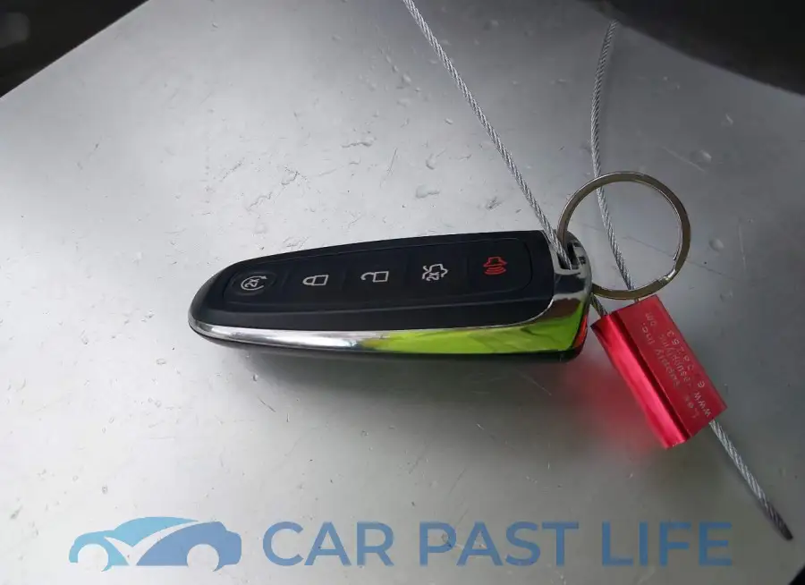 1FMCU0GD1KUB81126# 11