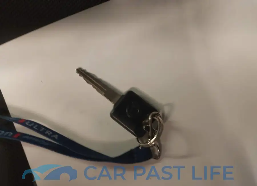 3N6CM0KN8MK697651# 11