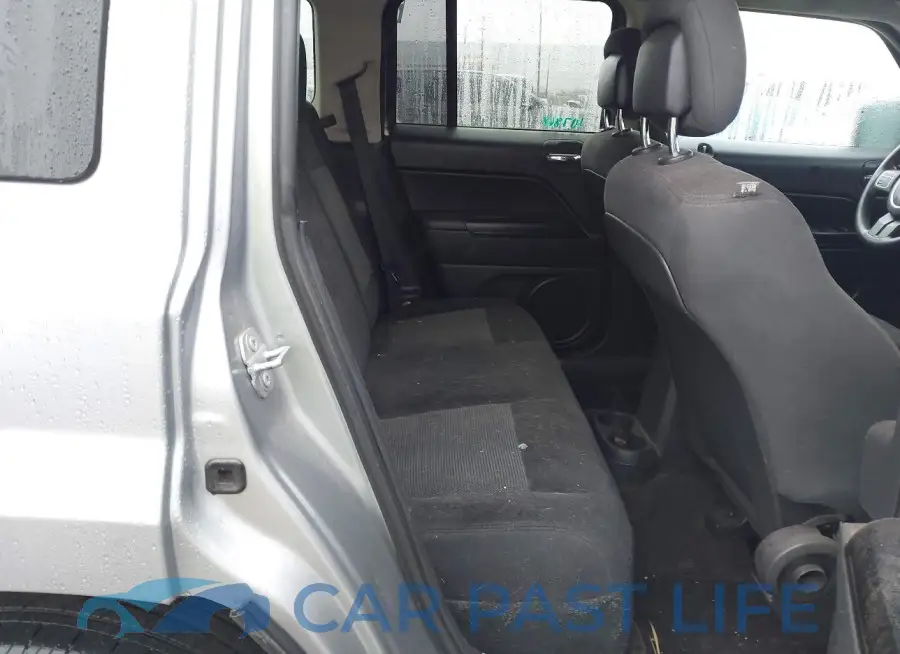 1C4NJPBB9FD118690# 8
