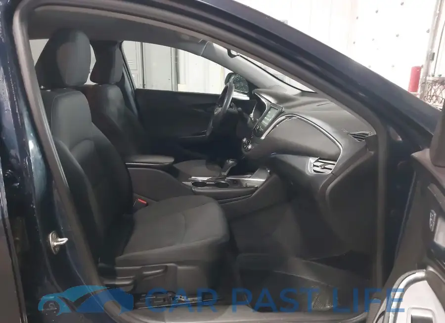 1G1ZE5ST5HF137689# 5