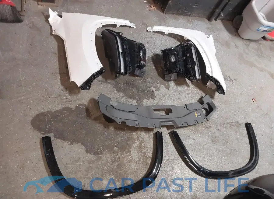 1GNEVLKS2RJ209343# 12
