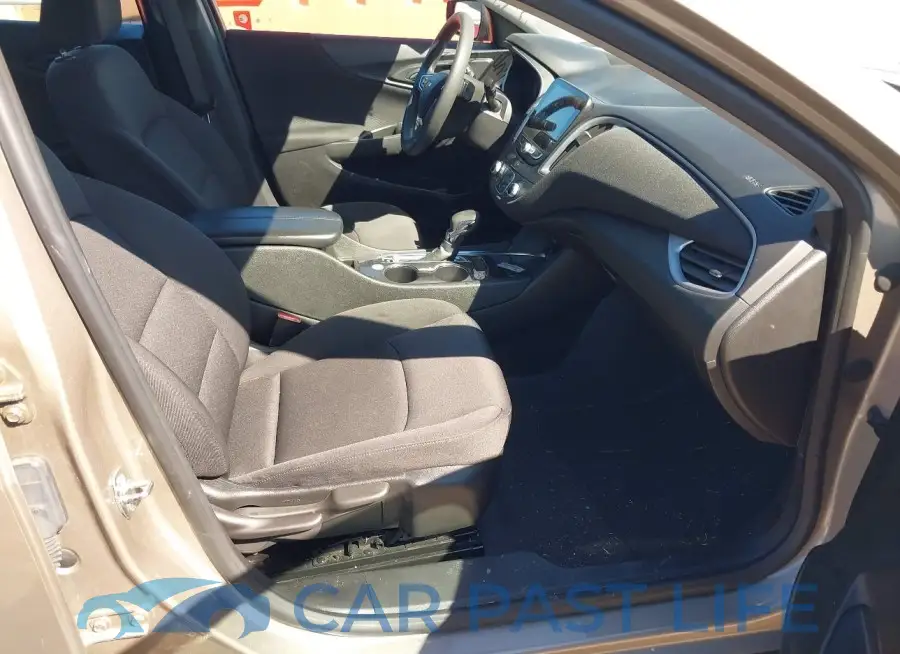 1G1ZD5ST9PF251101# 5