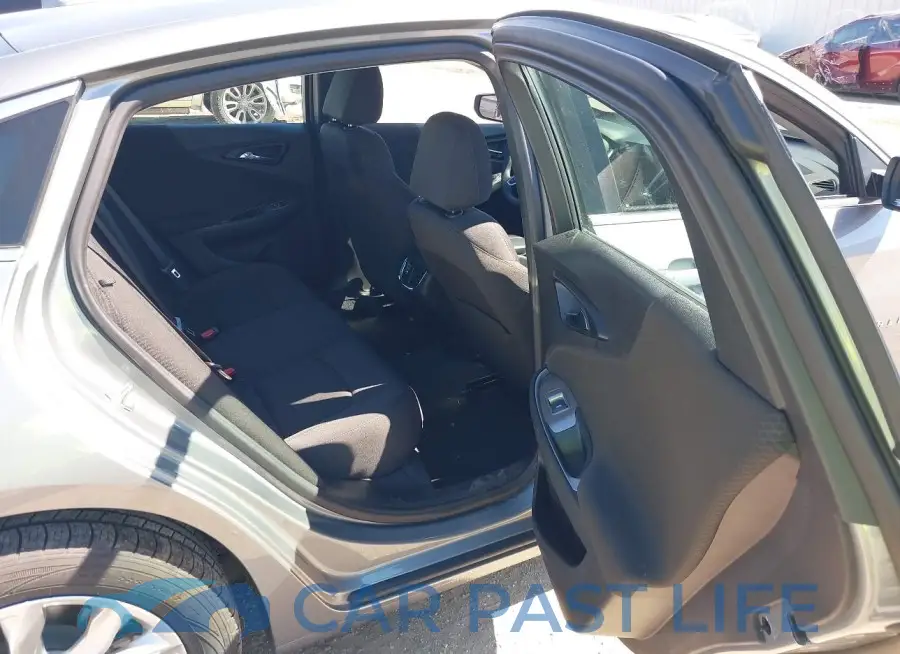 1G1ZD5ST2RF153398# 8