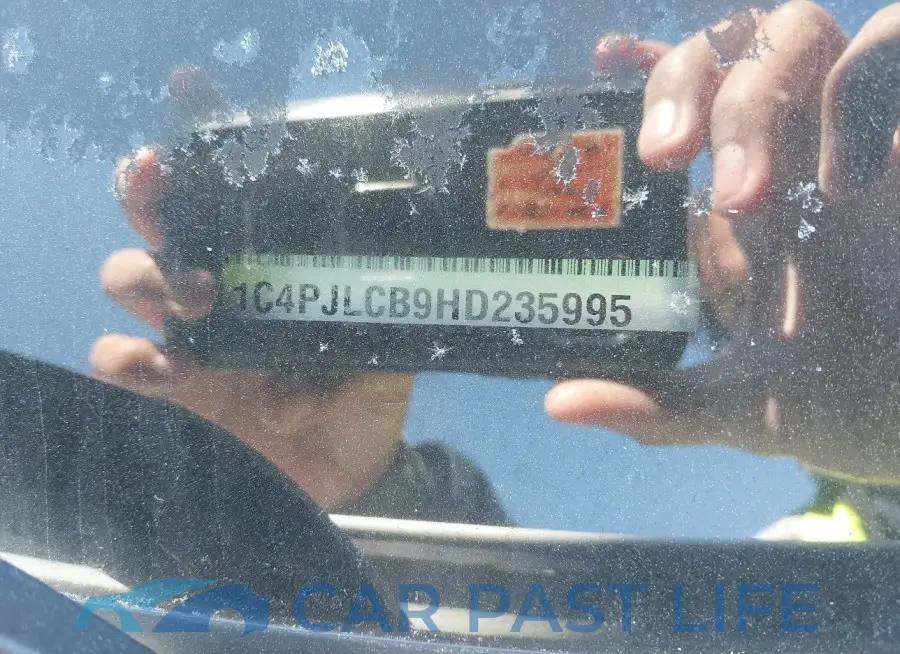 1C4PJLCB9HD235995# 9