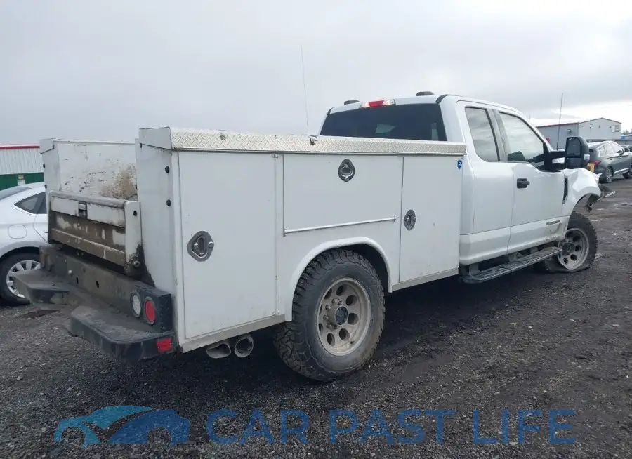 1FD8X3BT0MED61885# 4