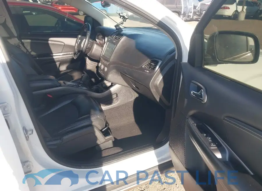 3C4PDCGG4HT575546# 5