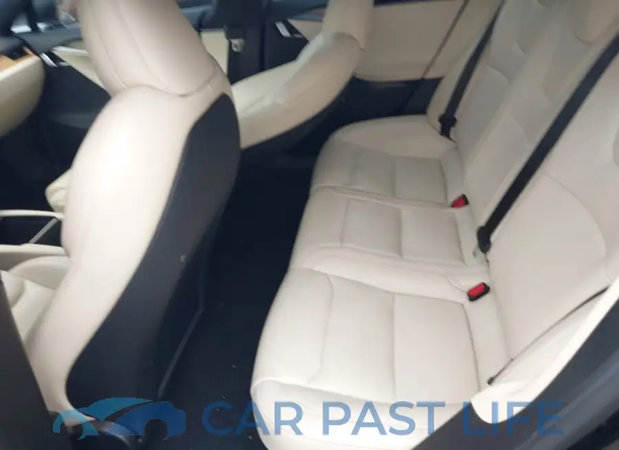 5YJSA1E46LF390681# 8