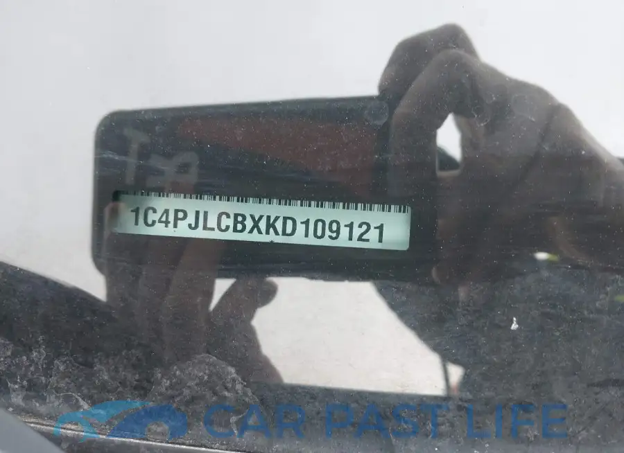 1C4PJLCBXKD109121# 9