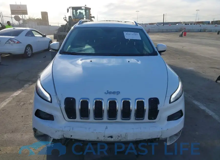 1C4PJLCB6FW732391# 13