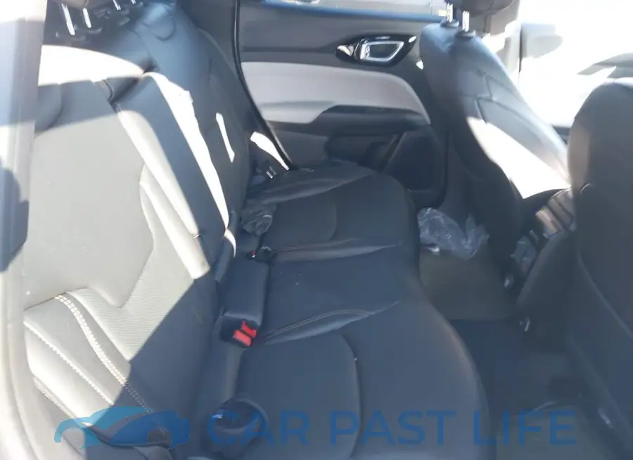 3C4NJDCN9PT548089# 8