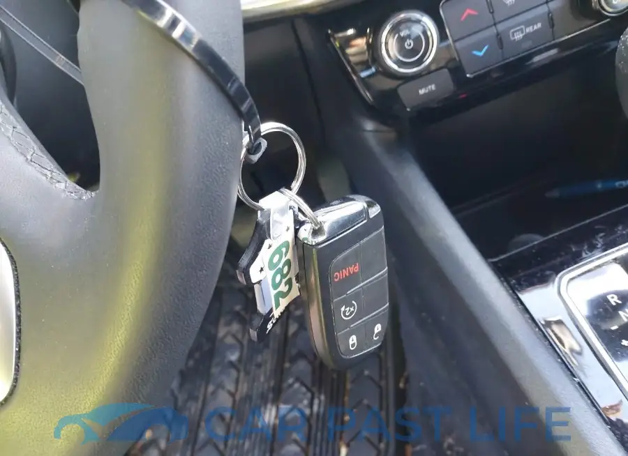 3C4NJDCN9PT548089# 11
