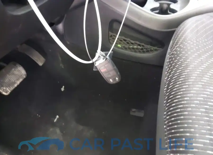 3C4PDCAB8LT270704# 11