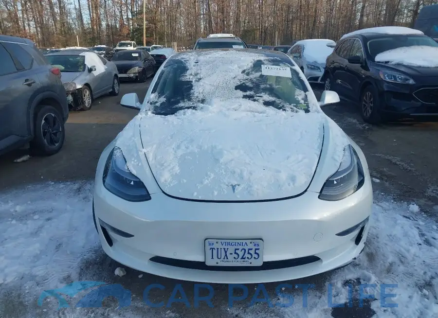 5YJ3E1EB6NF343810# 11
