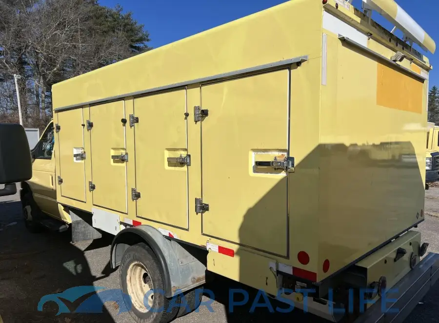 1FDXE4FS9KDC52269# 3