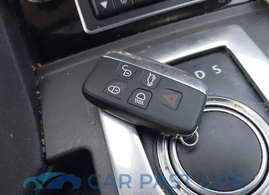 SALAG2V66GA830732# 11