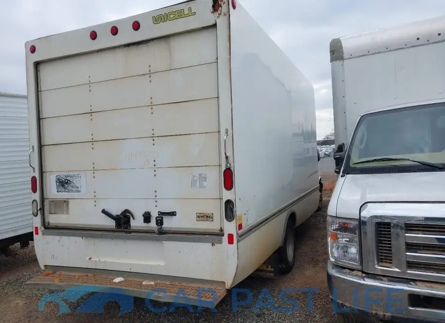 1HA3GTCG3KN008064# 4