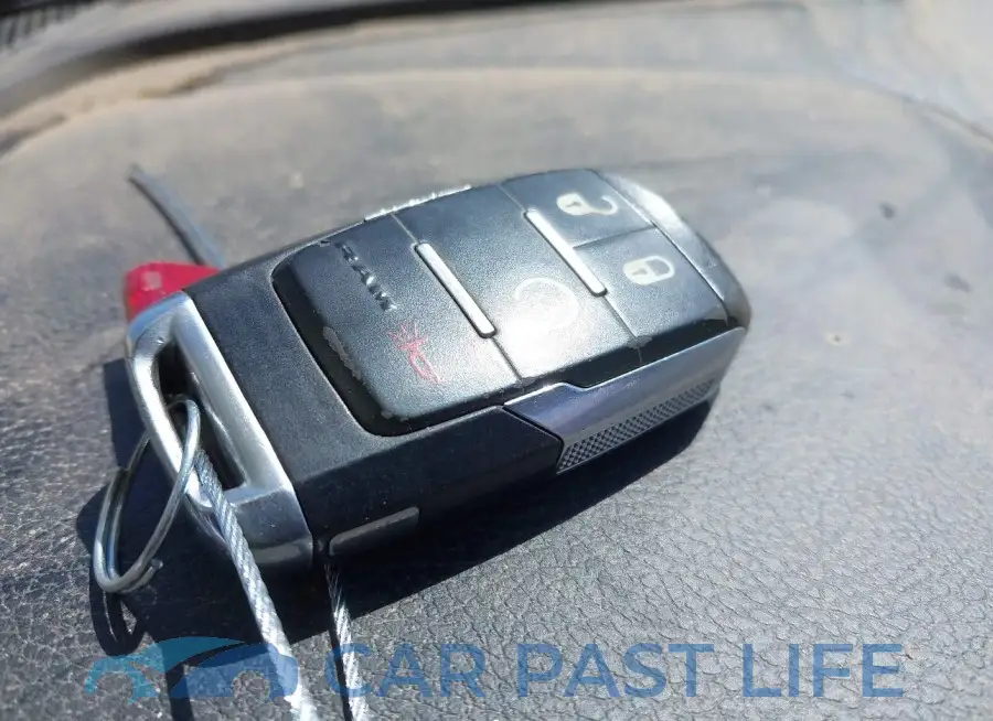 3C63R3HL6KG624197# 11