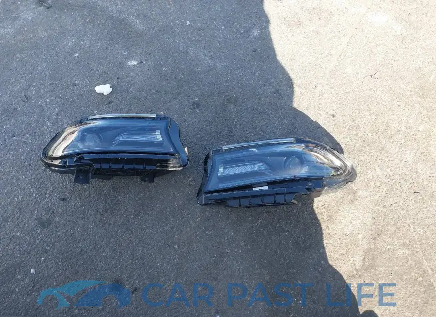 2C3CDXGJ5MH535372# 12