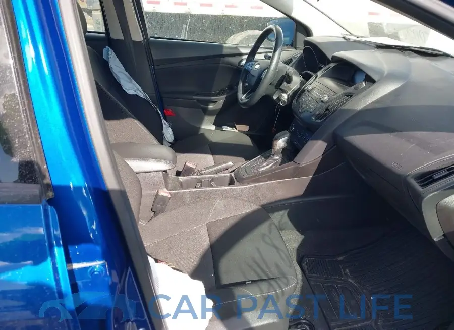 1FADP3F2XJL290888# 5