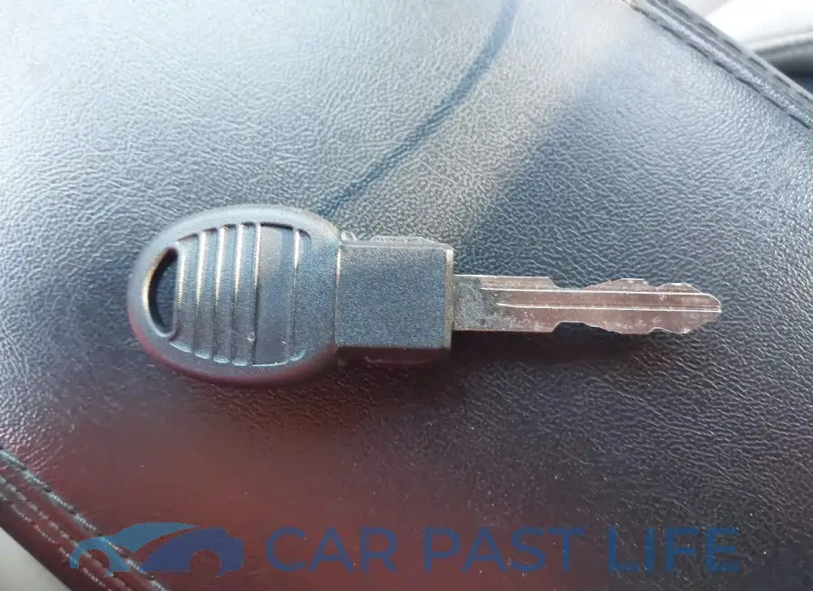 1C4PJLCB5FW700659# 11