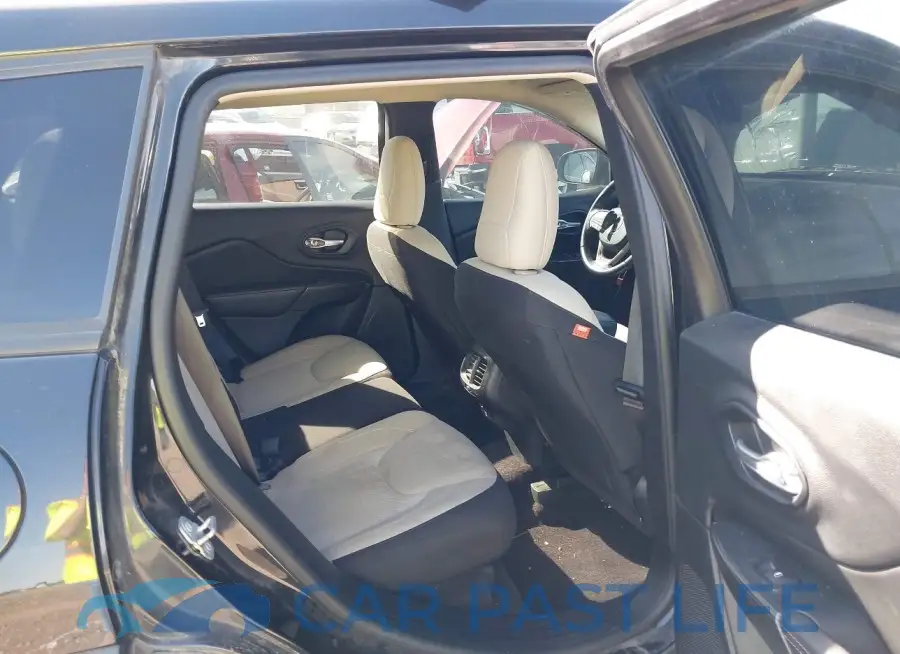1C4PJLCS0GW338984# 8
