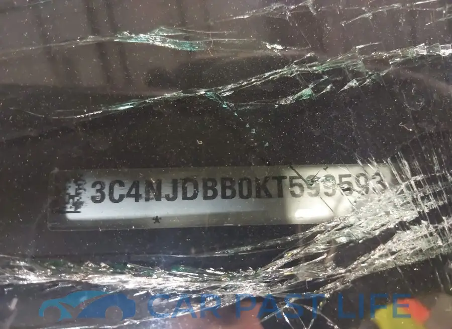 3C4NJDBB0KT599593# 9