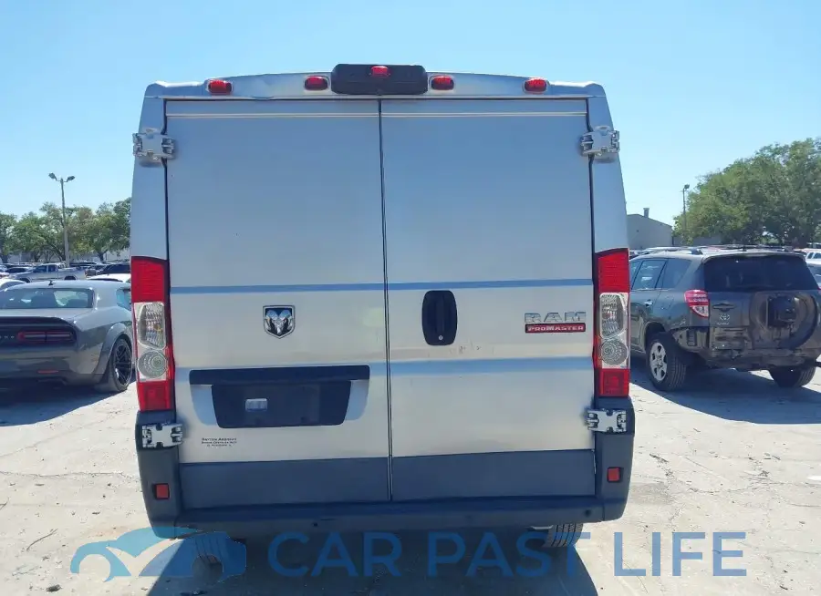 3C6TRVAG5JE131548# 16