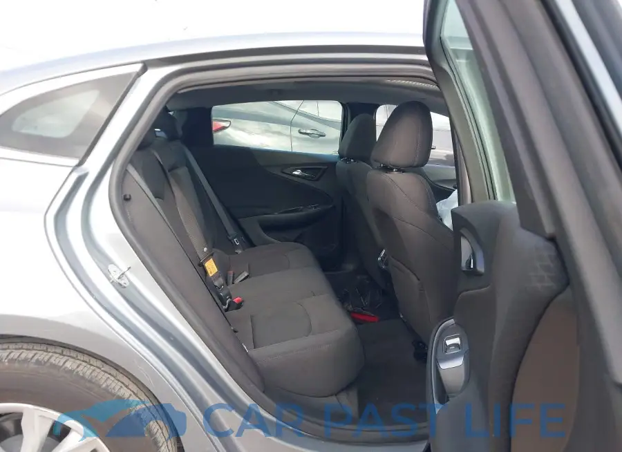 1G1ZD5ST8PF251218# 8