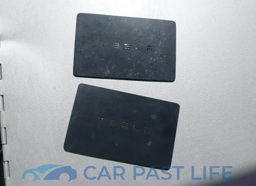 5YJ3E1EA1KF410297# 11
